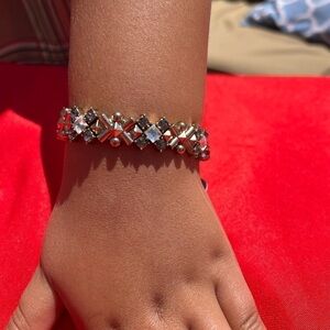 Vintage  Stretch Bracelet Crystal With Metal Beads NWT